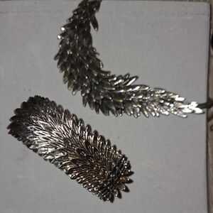 Silver Feather Design Bracelet and Necklace Set